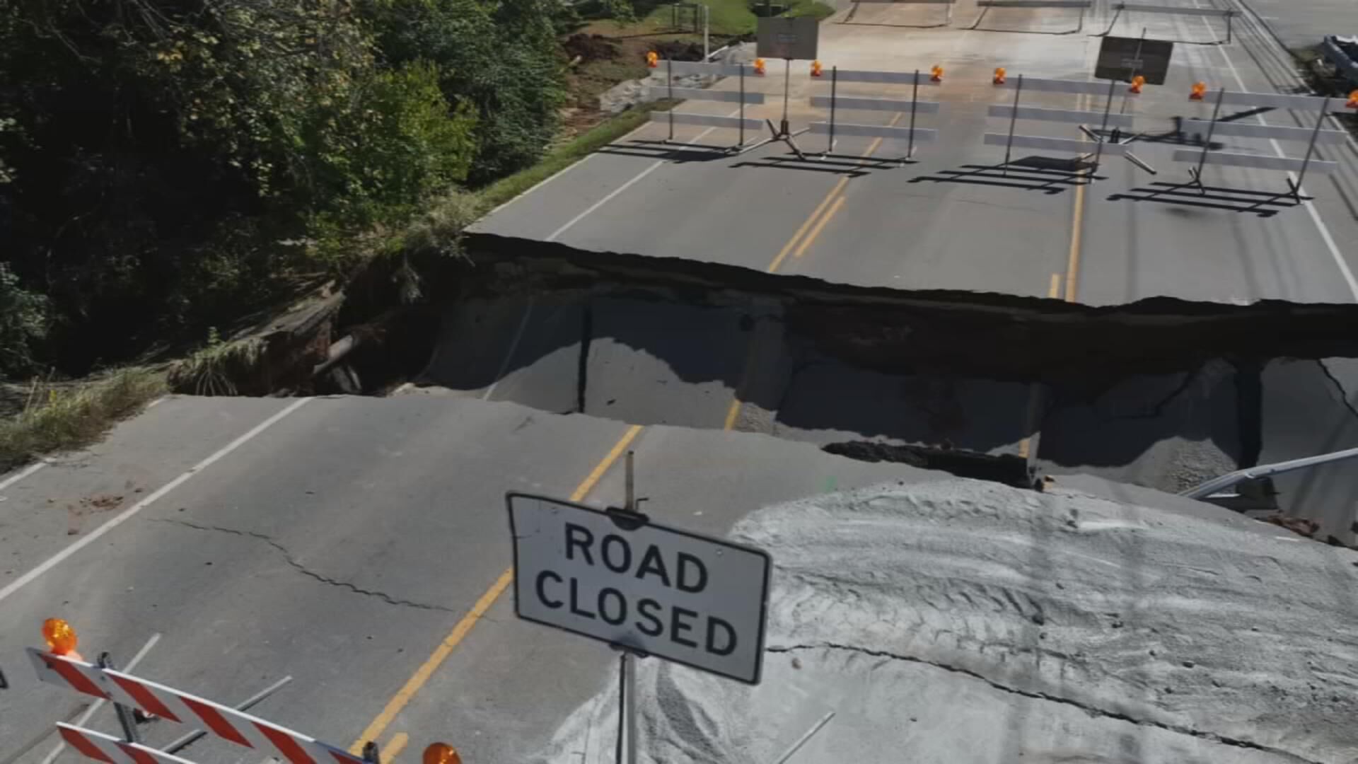 Plantside Drive in Jeffersontown collapsed - Drone photo 10-9-25